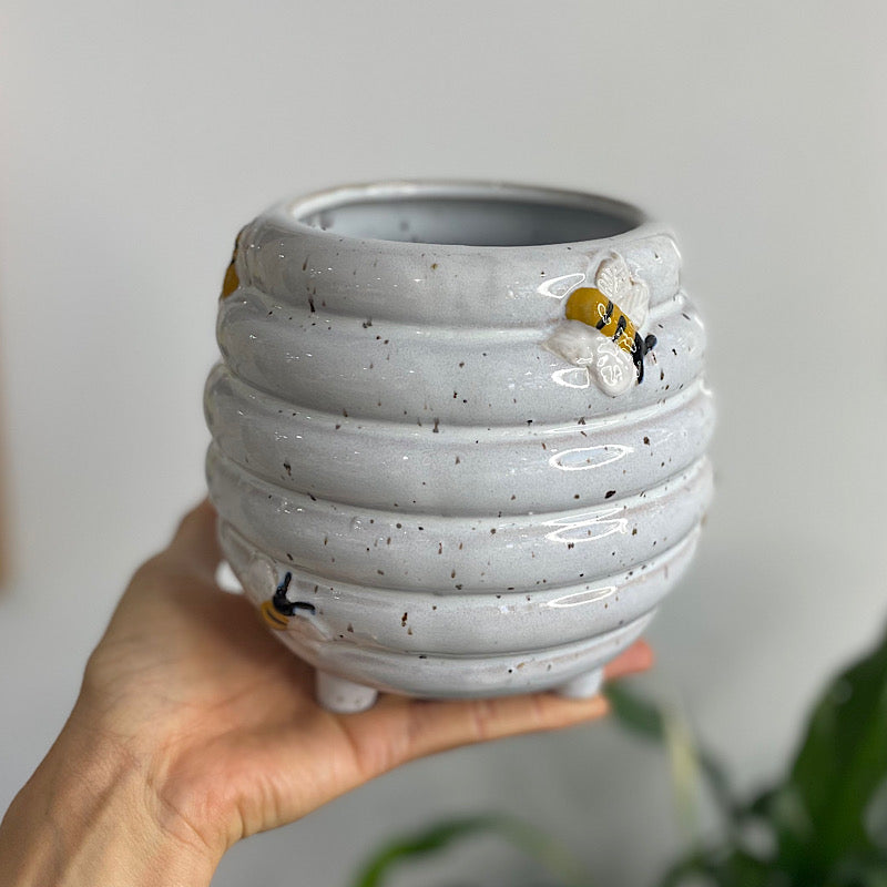 Beehive Planter White & Sand 15cm