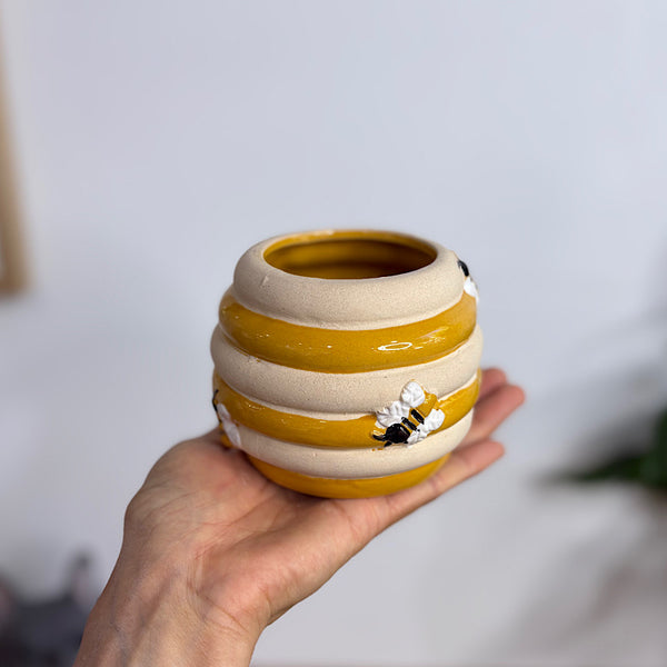 Beehive Planter Honeycomb & Sand 10.5cm