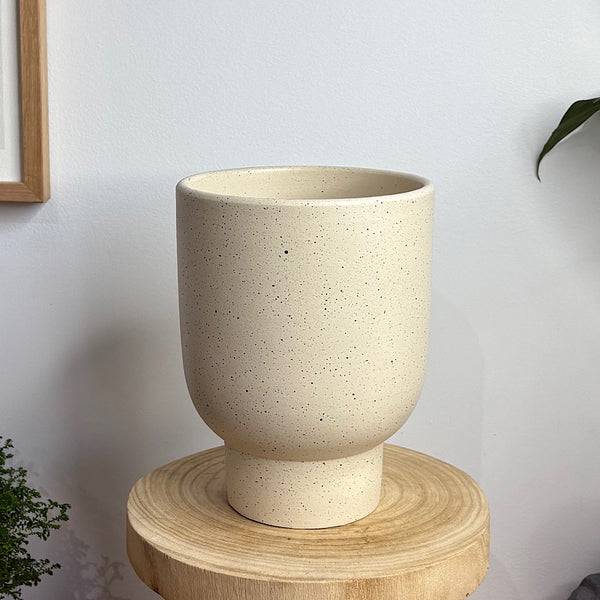Rhett Pedestal Medium Pot Stone 17cm