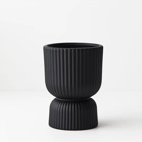 Annix Pedestal Pot Black 11.5cm